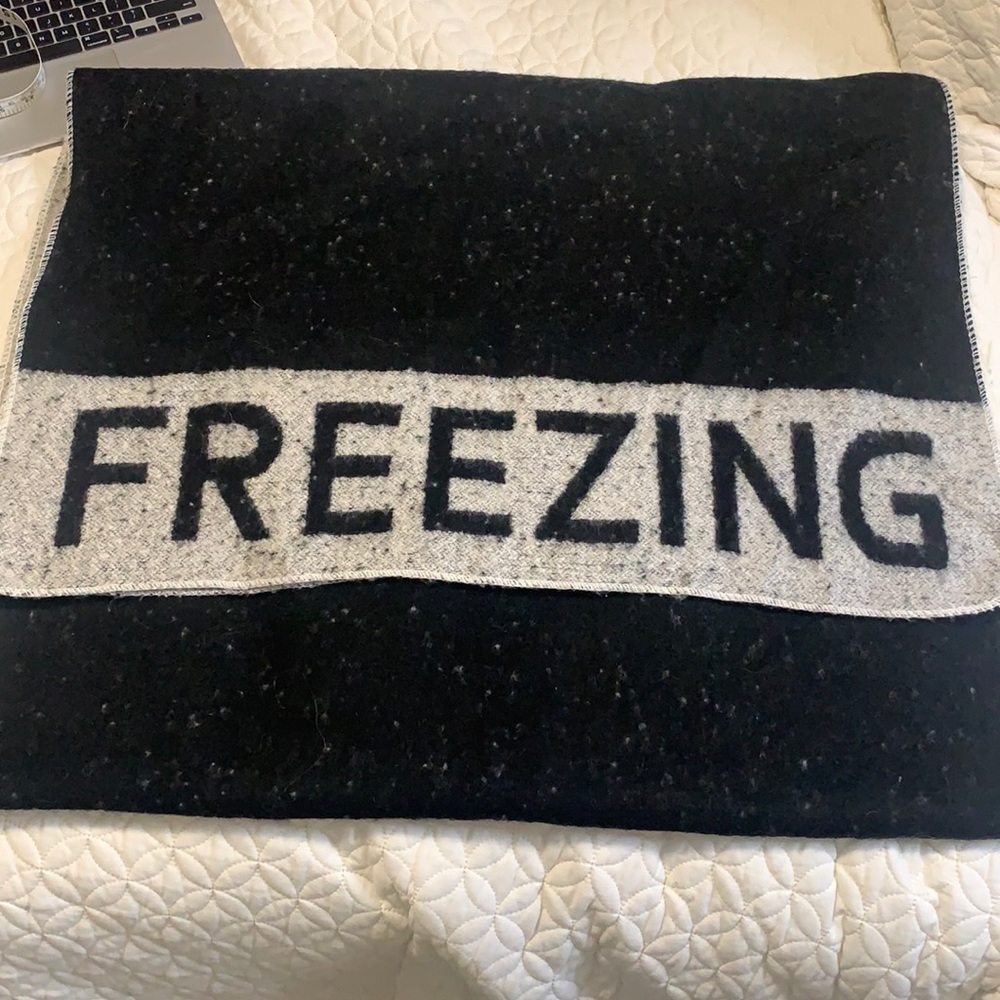 BLANKET SCARF